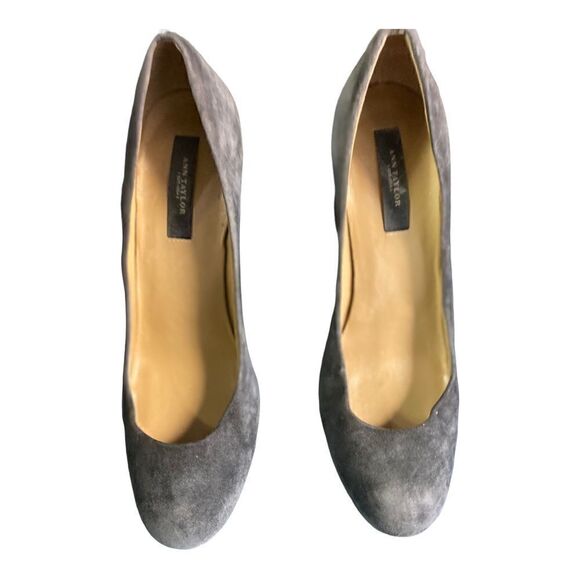 #131 ANN TAYLOR suede heels - Picture 4 of 7